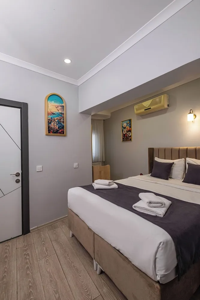 Deluxe Tek Büyük Yataklı Oda