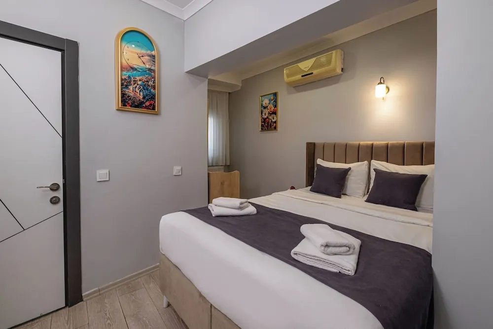 Deluxe Tek Büyük Yataklı Oda