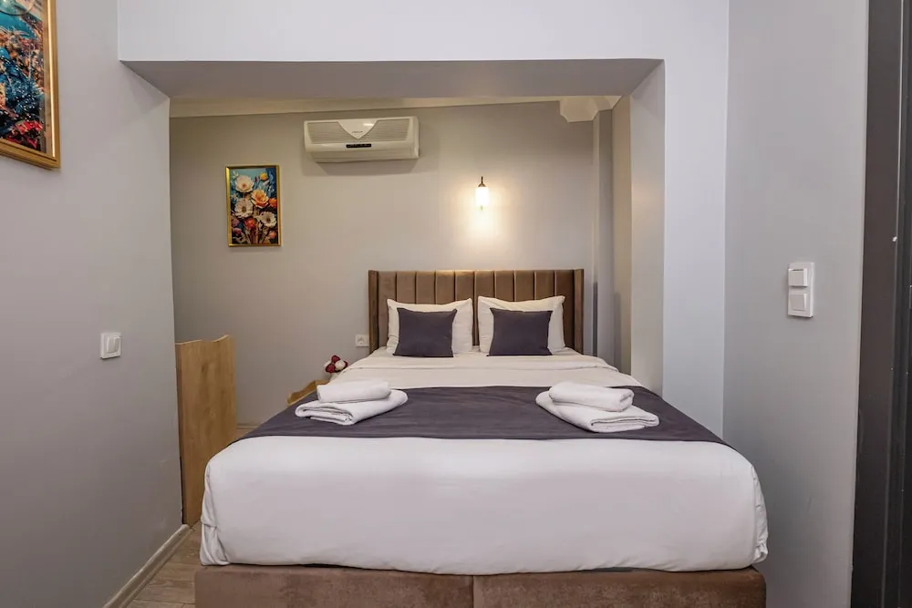 Deluxe Tek Büyük Yataklı Oda