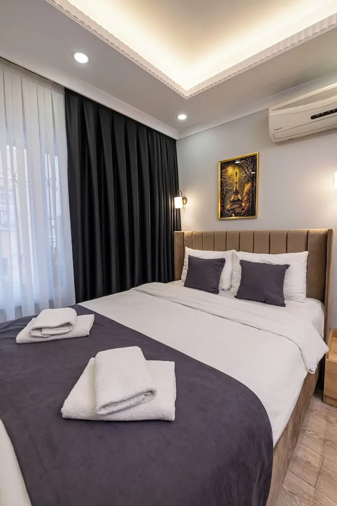 Deluxe Tek Büyük Yataklı Oda