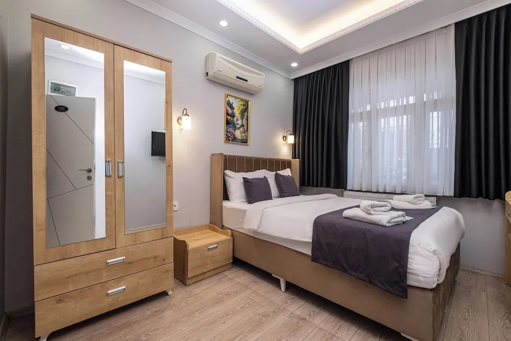 Deluxe Tek Büyük Yataklı Oda