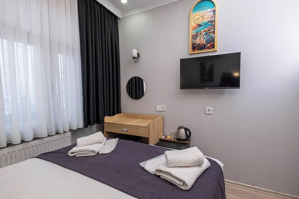 Deluxe Tek Büyük Yataklı Oda