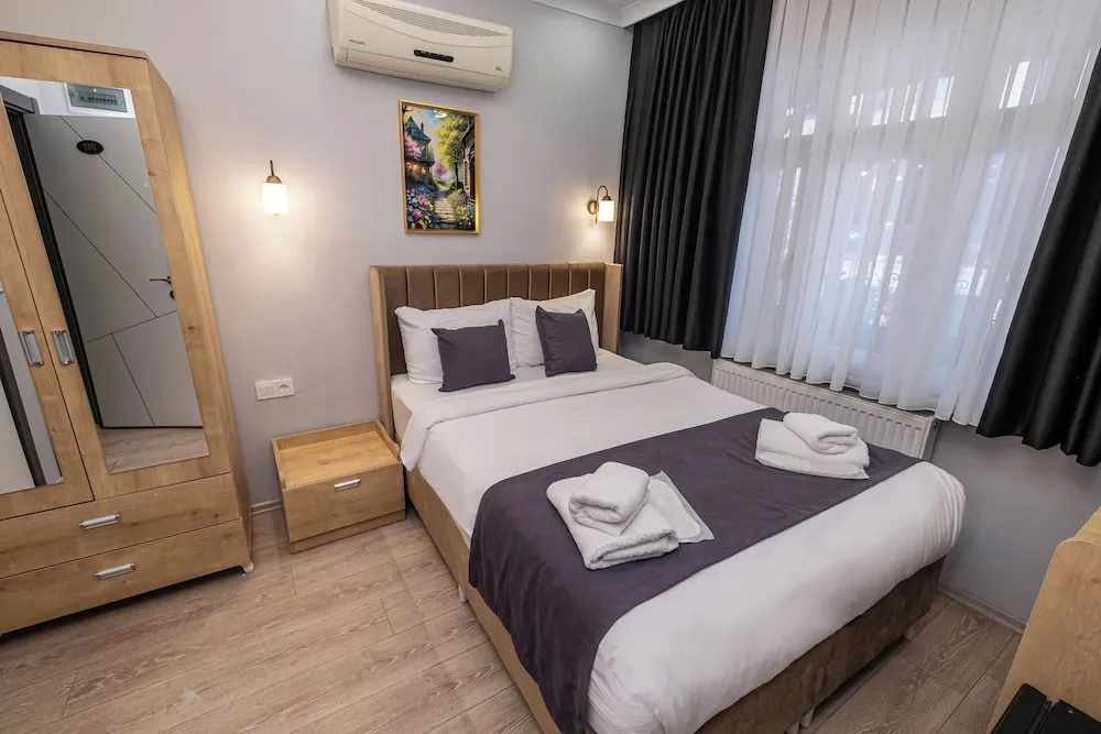 Deluxe Tek Büyük Yataklı Oda