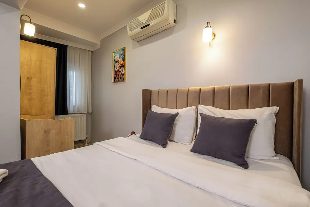 Deluxe Tek Büyük Yataklı Oda