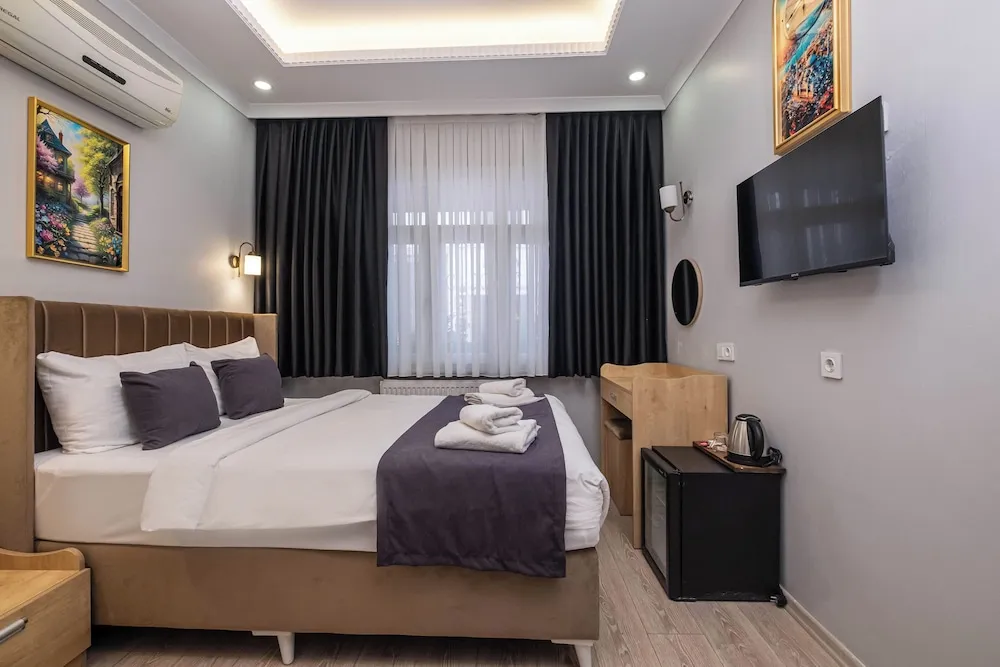 Deluxe Tek Büyük Yataklı Oda