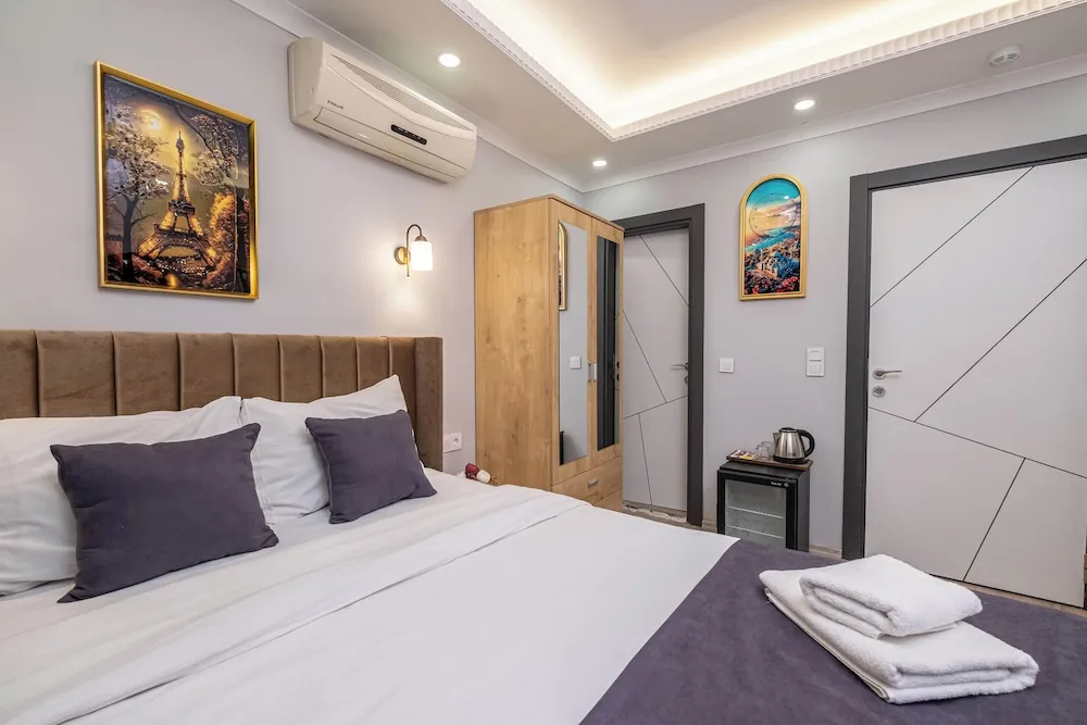 Deluxe Tek Büyük Yataklı Oda