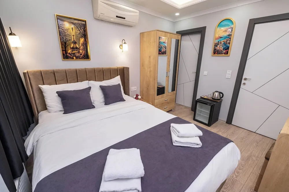 Deluxe Tek Büyük Yataklı Oda