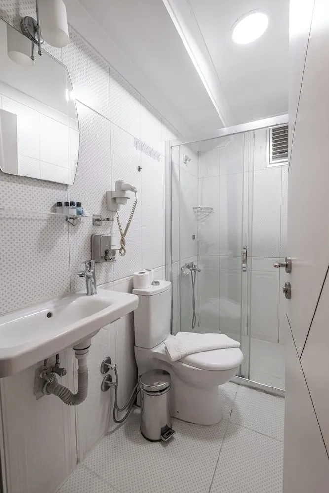 Deluxe Üç Kişilik Oda