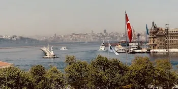 Flat Bosphorus View Kadıkoy Istanbul