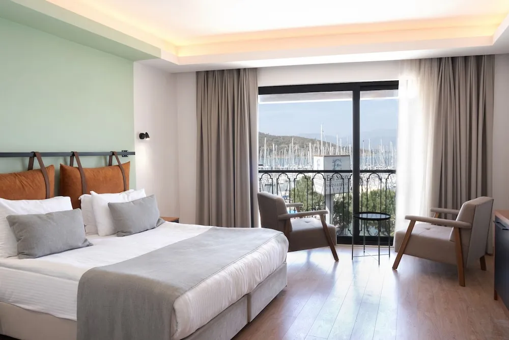 Panoramic Tek Büyük Yataklı Oda, Marina Manzaralı