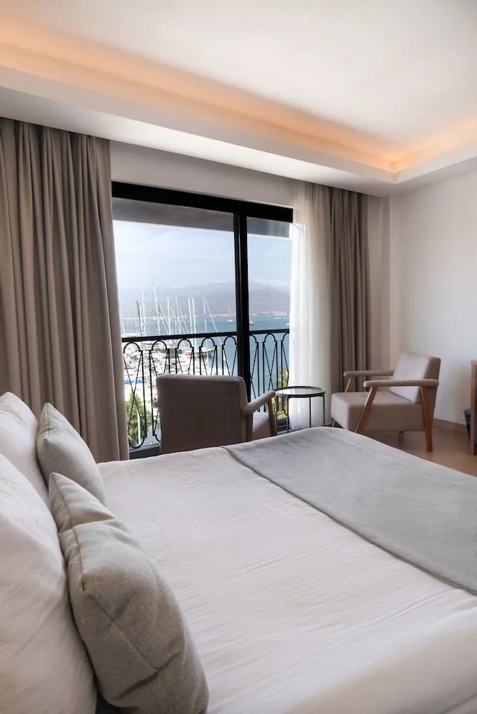 Panoramic Tek Büyük Yataklı Oda, Marina Manzaralı