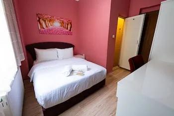 Evin Suit Hotel