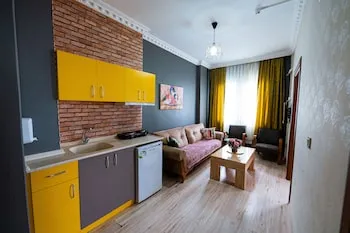 Evin Suit Hotel