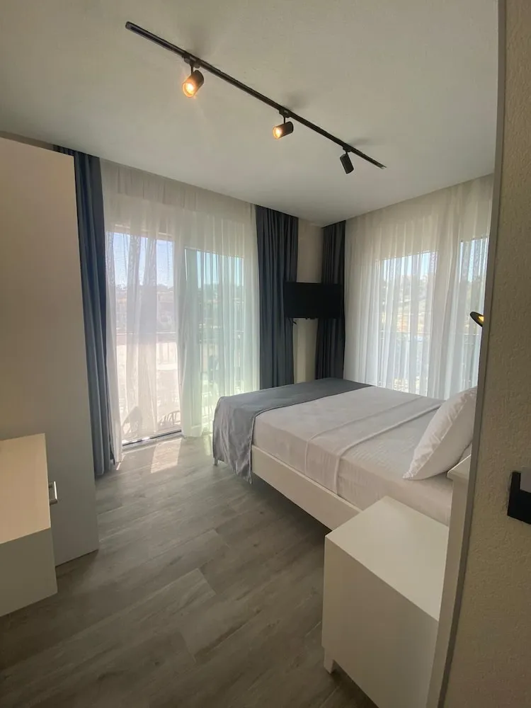 Comfort Tek Büyük Yataklı Oda, Şehir Manzaralı