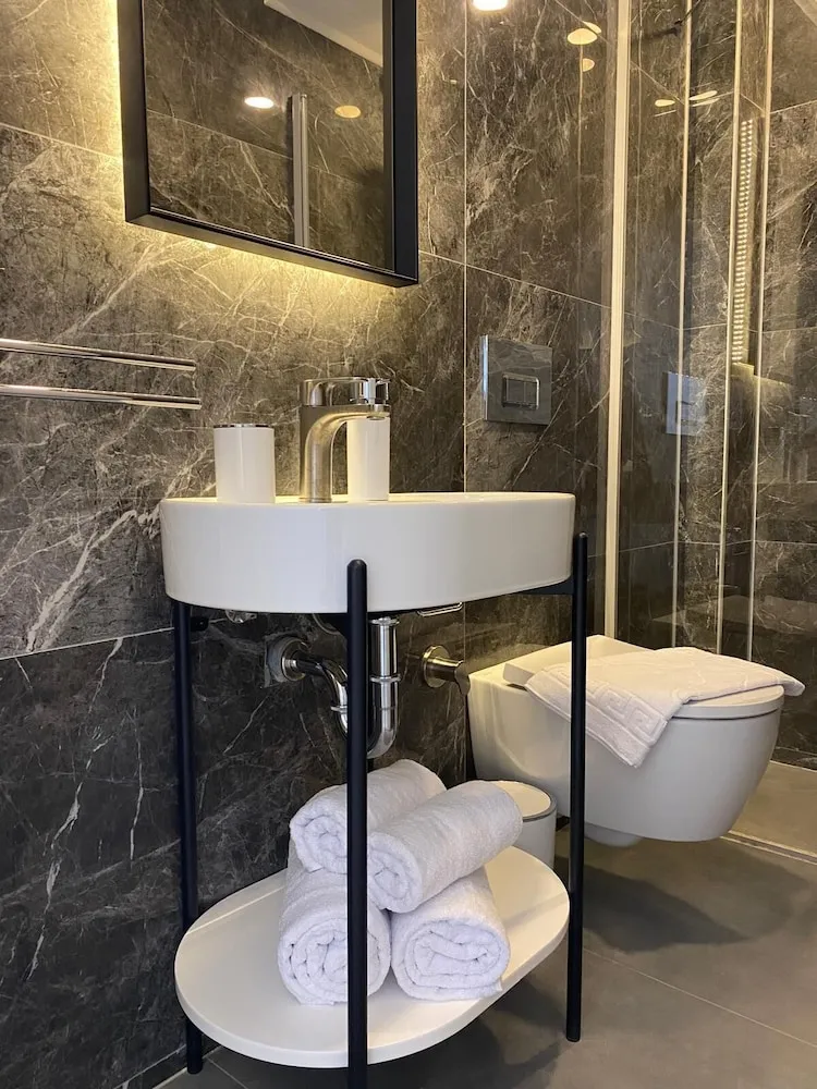 Standard Tek Büyük Yataklı Oda, Bahçe Manzaralı