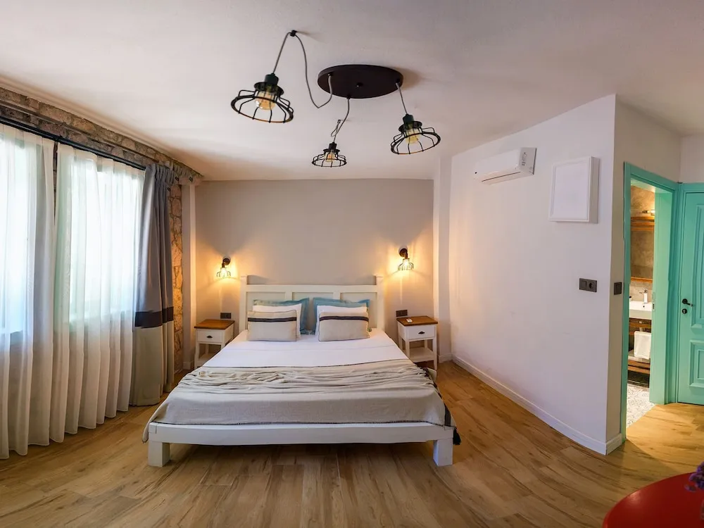 Standard Oda, Tepe Manzaralı