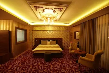 Can Deluxe Hotel