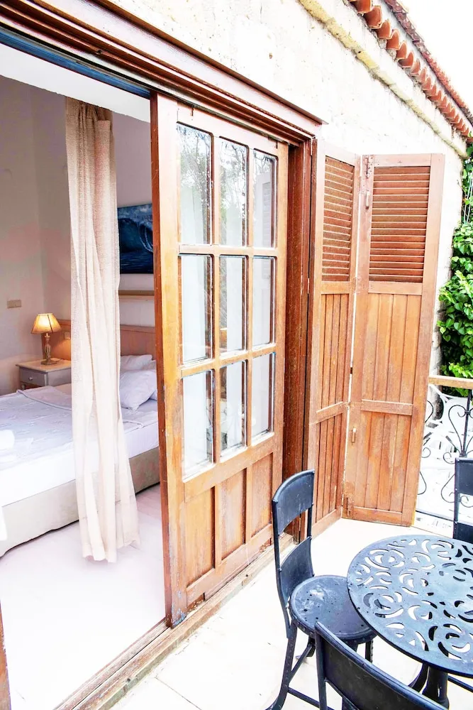 Deluxe Tek Büyük Yataklı Oda, 1 Büyük (Queen) Boy Yatak, Bahçe Manzaralı