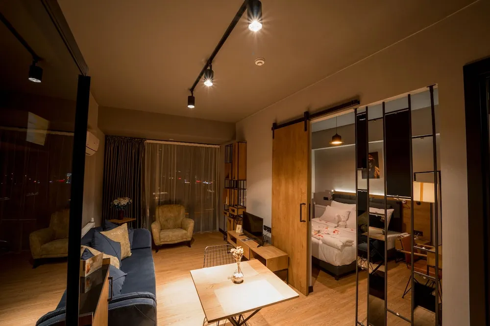 Deluxe Room - City & Local Cuisine Package