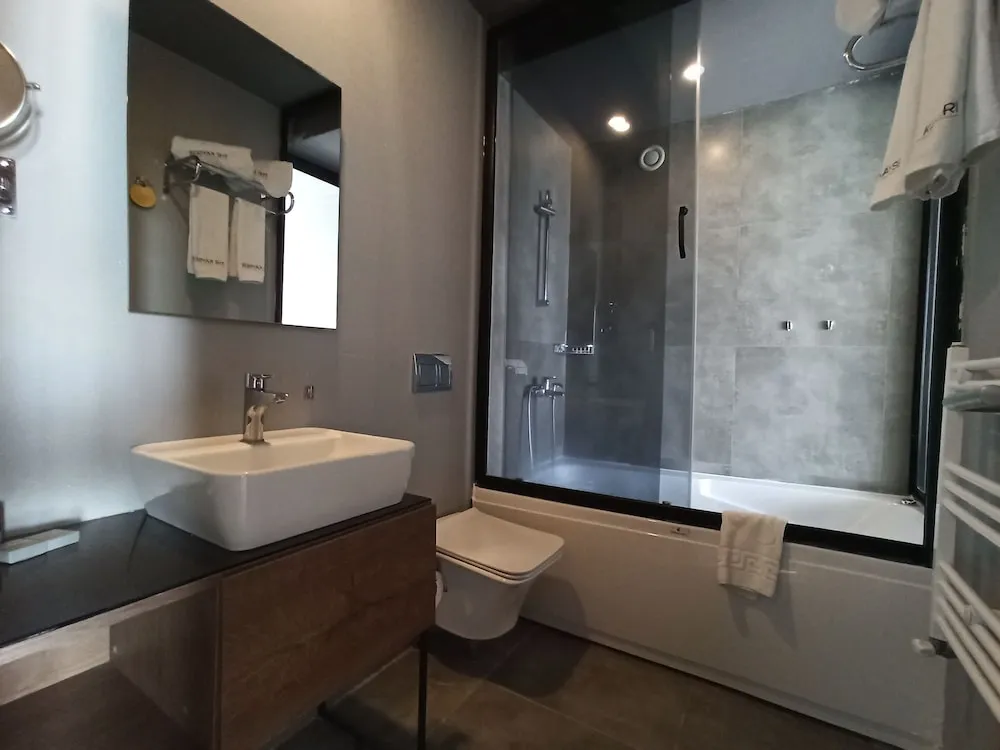 Junior Suite Room with Mountain View