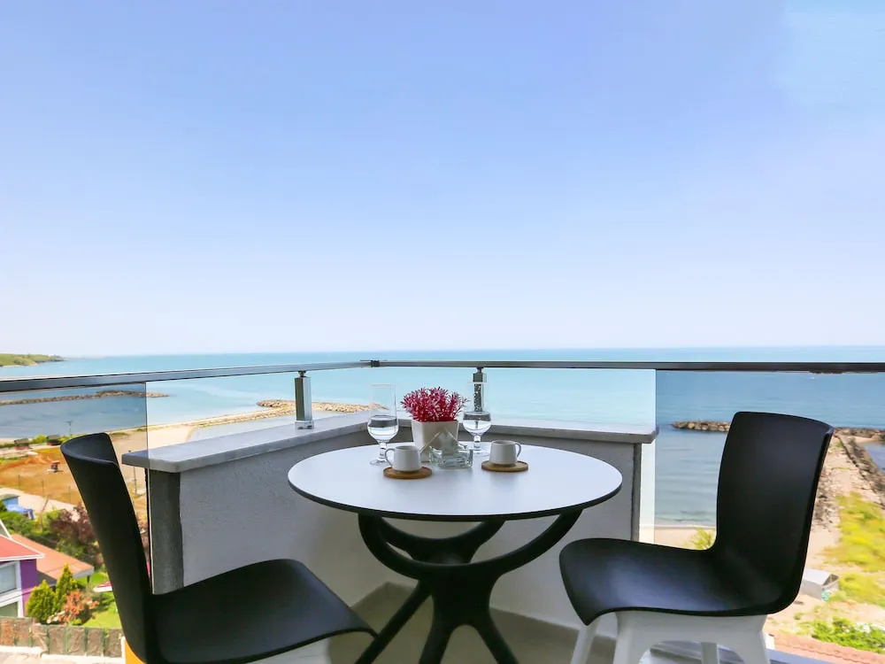 Apart Daire, 2 Yatak Odası, Kısmi Deniz Manzaralı
