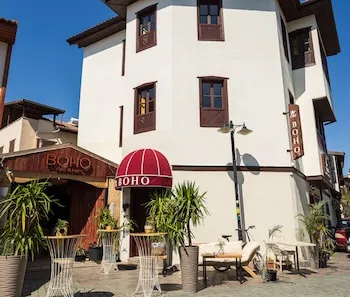 Boho Oldtown Apart Hotel