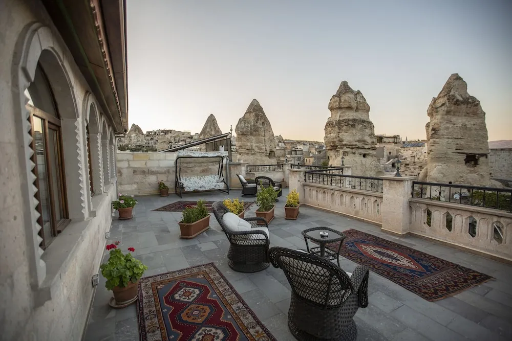 Manzarali Terasli Oda