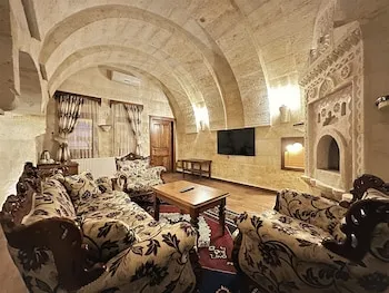 Stone House Cave Hotel