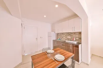 3 House Apart