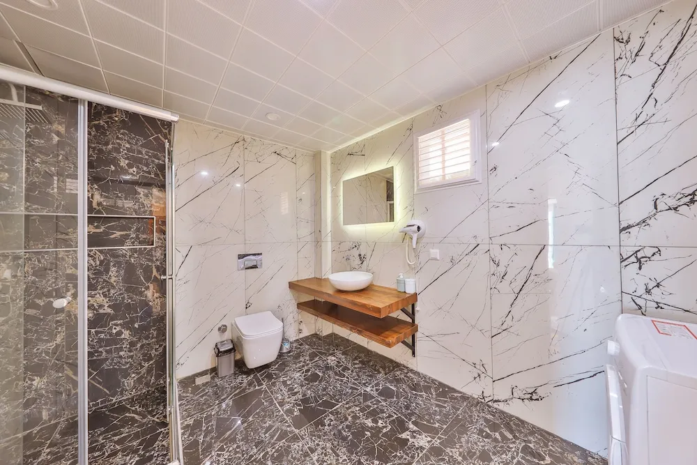 Grand Apart Daire, 2 Yatak Odası, Mutfak, Deniz Manzaralı