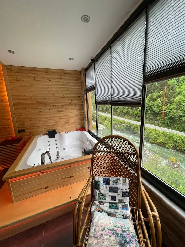Honeymoon Tek Büyük Yataklı Oda, Nehir Manzaralı