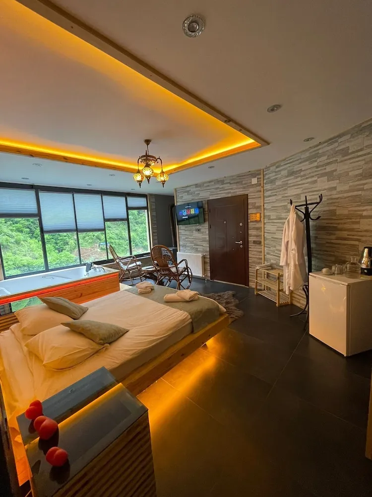 Honeymoon Tek Büyük Yataklı Oda, Nehir Manzaralı