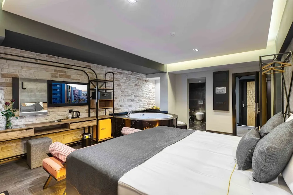 Comfort Süit, 1 Büyük (Queen) Boy Yatak, Sıcak Su Küveti, Kısmi Deniz Manzaralı