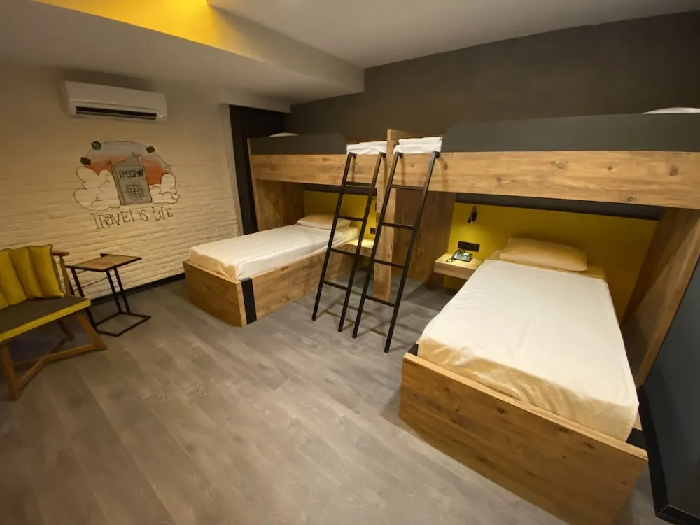 Deluxe Dört Kişilik Oda, Şehir Manzaralı