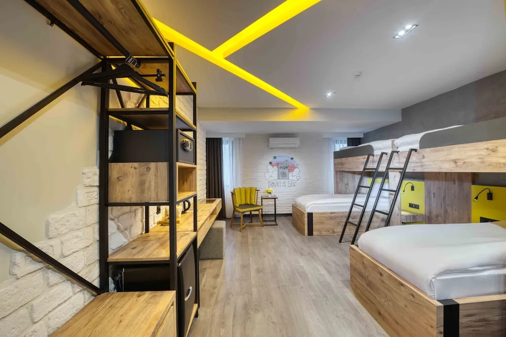 Deluxe Dört Kişilik Oda, Şehir Manzaralı