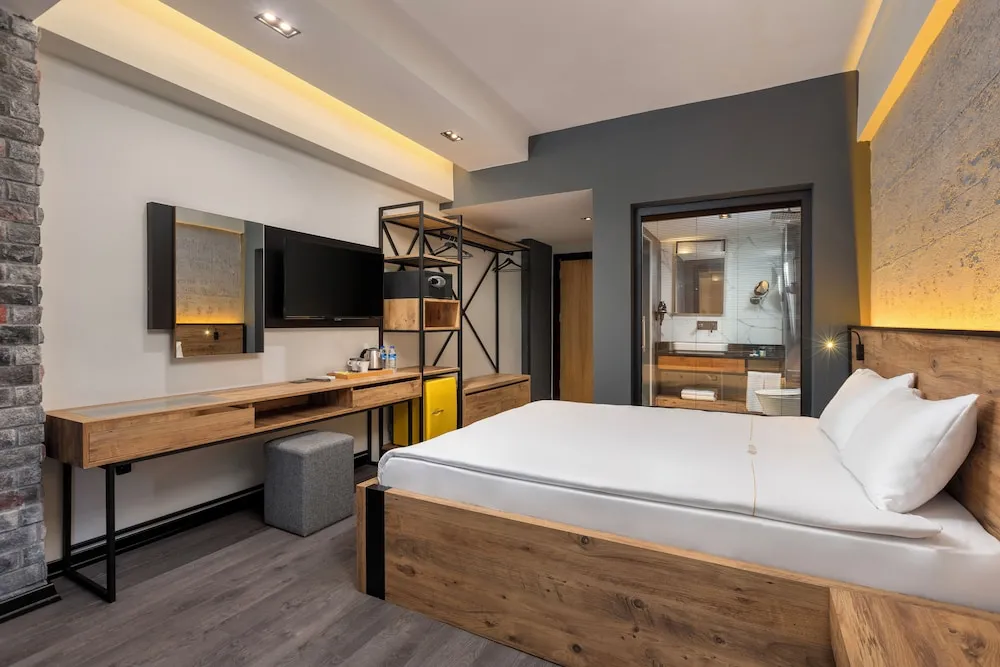 Deluxe Tek Büyük Yataklı Oda