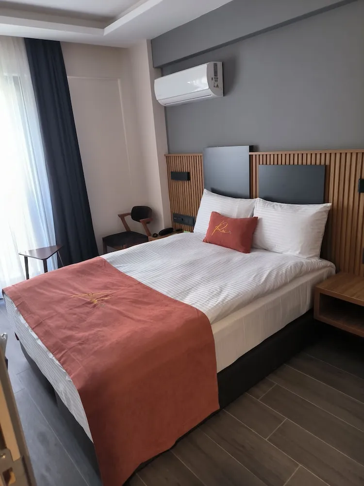 Comfort Tek Büyük Yataklı Oda