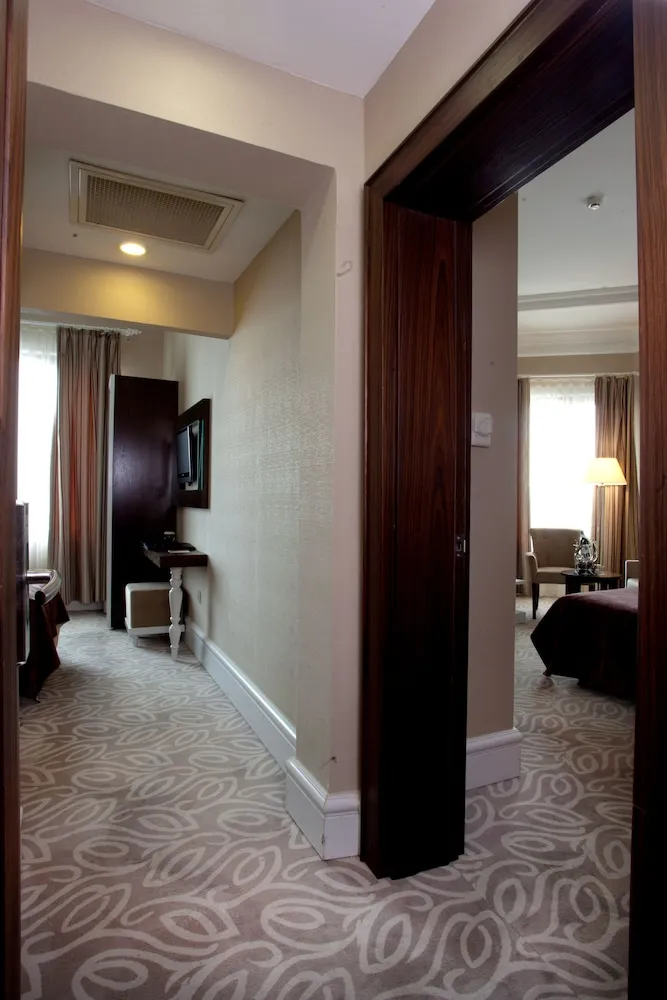 Deluxe Family Room