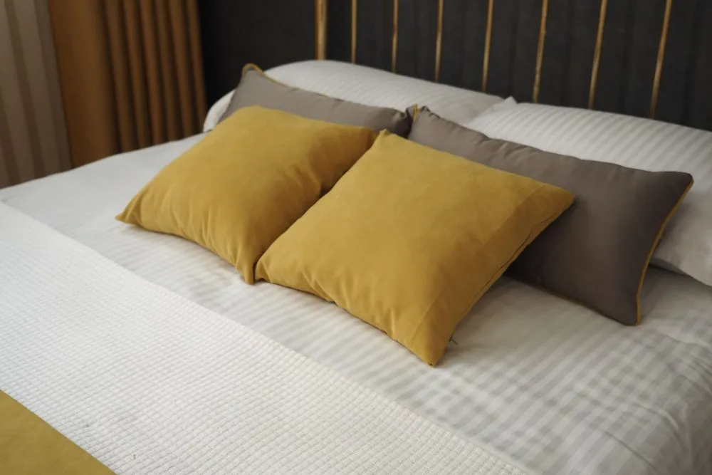 Traditional Tek Büyük Yataklı Oda