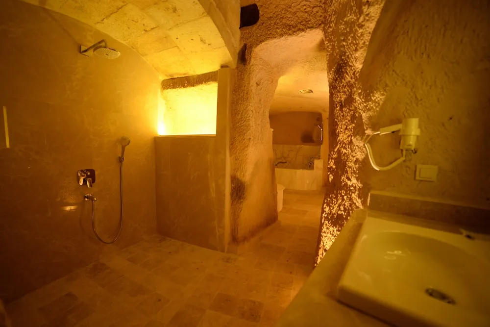 Premium Cave Room