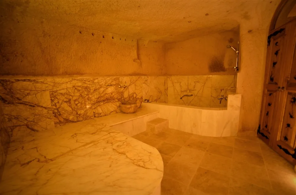 Premium Cave Room