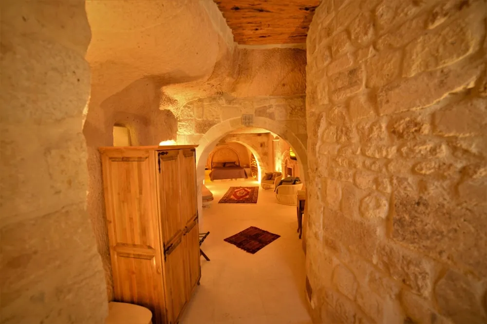 Premium Cave Room