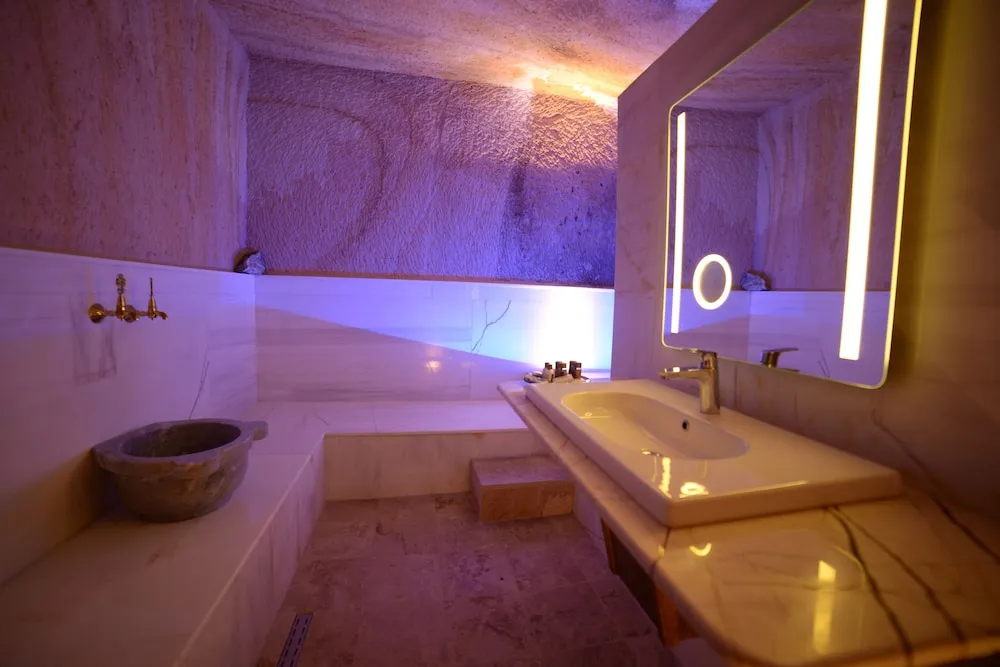Cave Suite Room