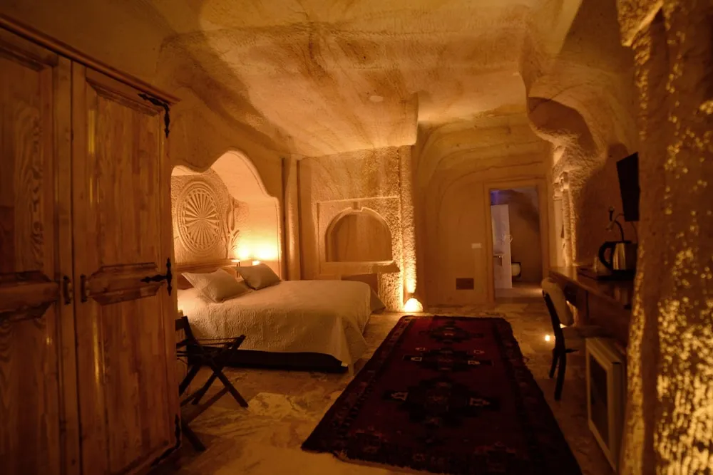 Cave Suite Room