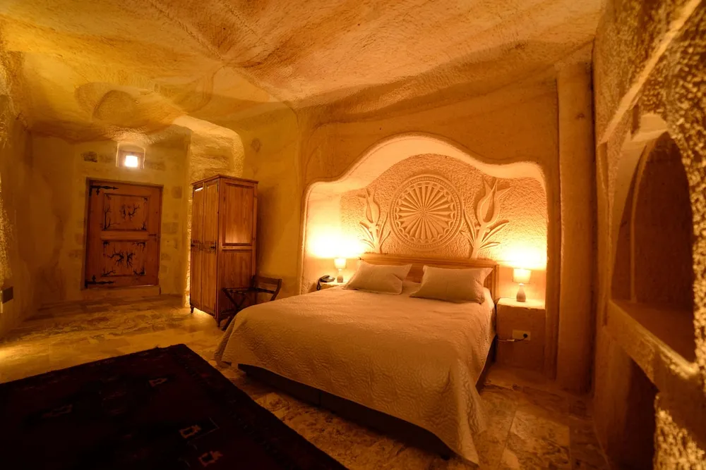 Cave Suite Room