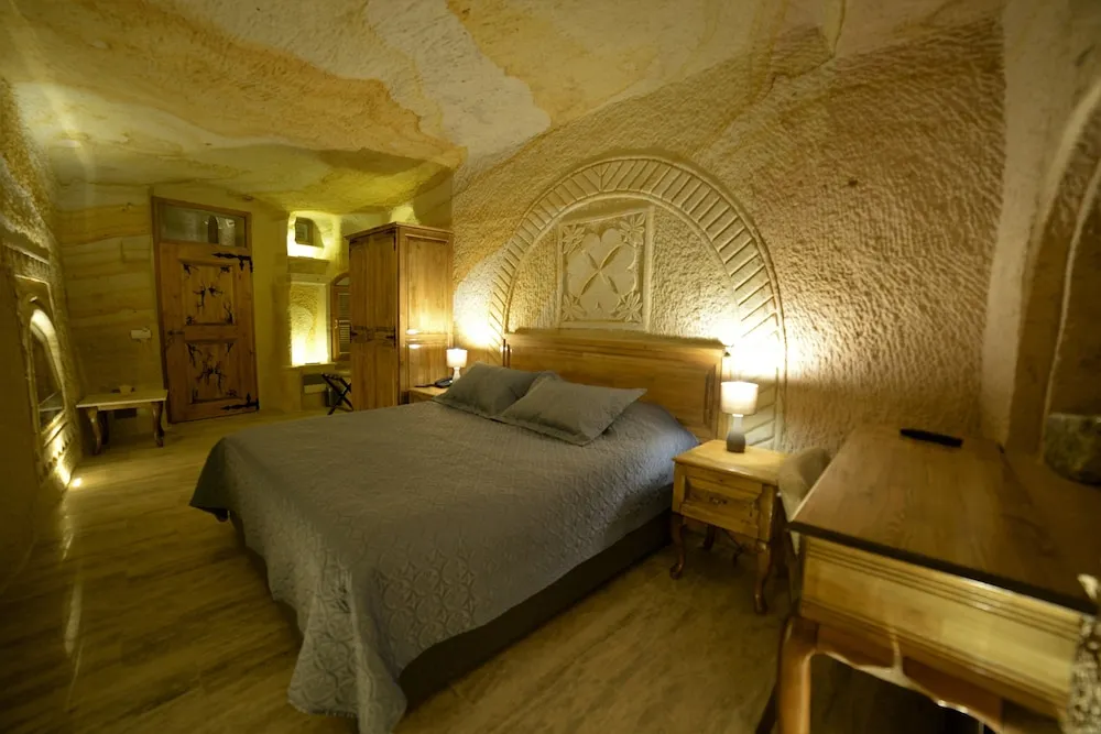 Cave Suite Room