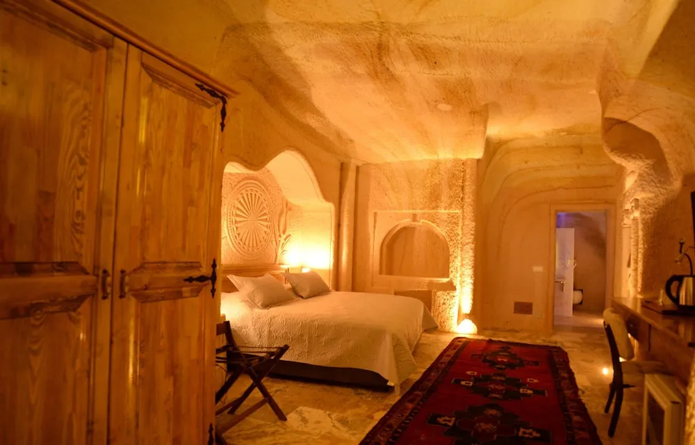 Cave Suite Room