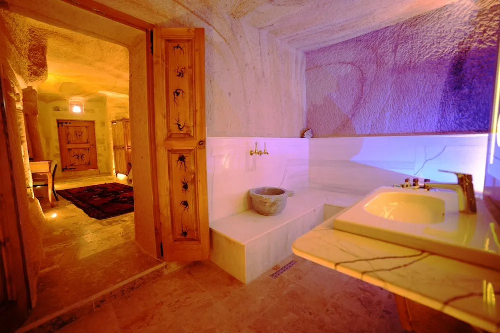 Cave Suite Room