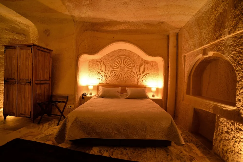Cave Suite Room
