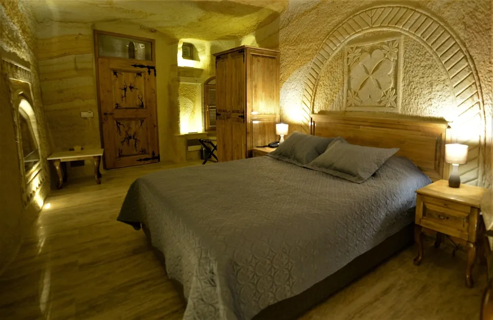 Cave Suite Room